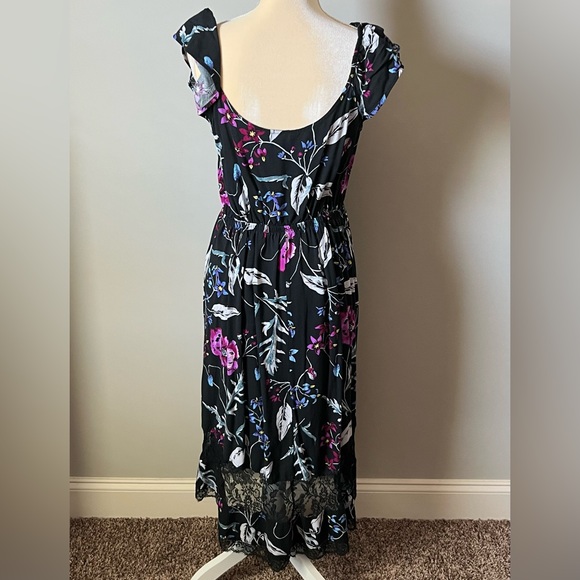 Like new Express floral sundress with lace panels - Picture 8 of 8